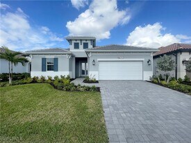 3945 Perseus St in Naples, FL - Building Photo