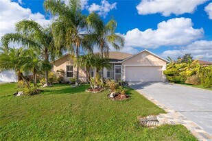 611 Baldwin Dr in Kissimmee, FL - Building Photo