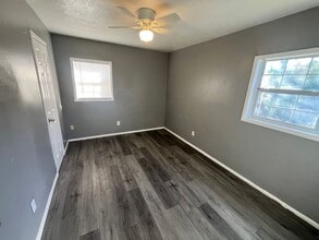 2713 E 2nd St in Lubbock, TX - Building Photo - Building Photo