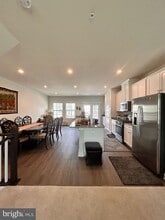 16225 Picasso Aly in Bowie, MD - Foto de edificio - Building Photo