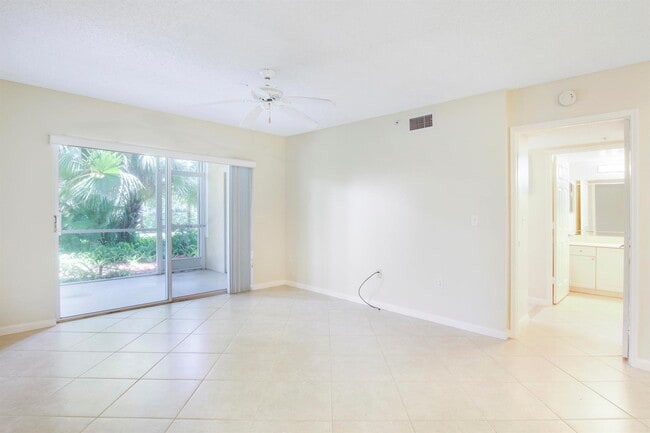 284 Village Blvd, Unit 9112 in Tequesta, FL - Foto de edificio - Building Photo
