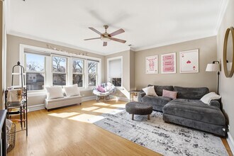 1928 W Addison St in Chicago, IL - Building Photo - Building Photo