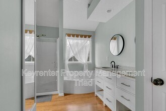 3391 Valley Crossing Dr in Greensboro, NC - Building Photo - Building Photo