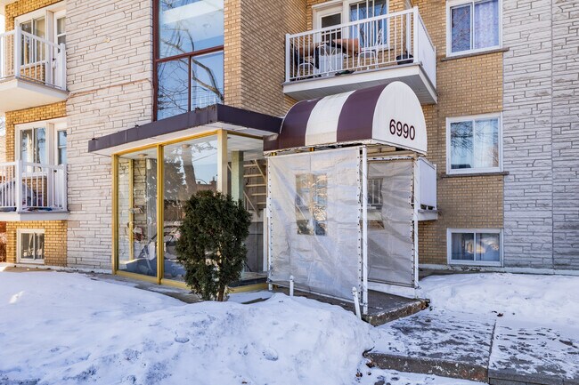 6990 Des Ormeaux Av in Montréal, QC - Building Photo - Building Photo