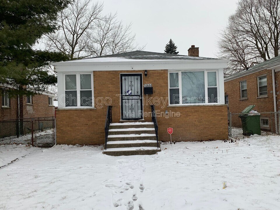 14444 Woodlawn Ave in Dolton, IL - Building Photo