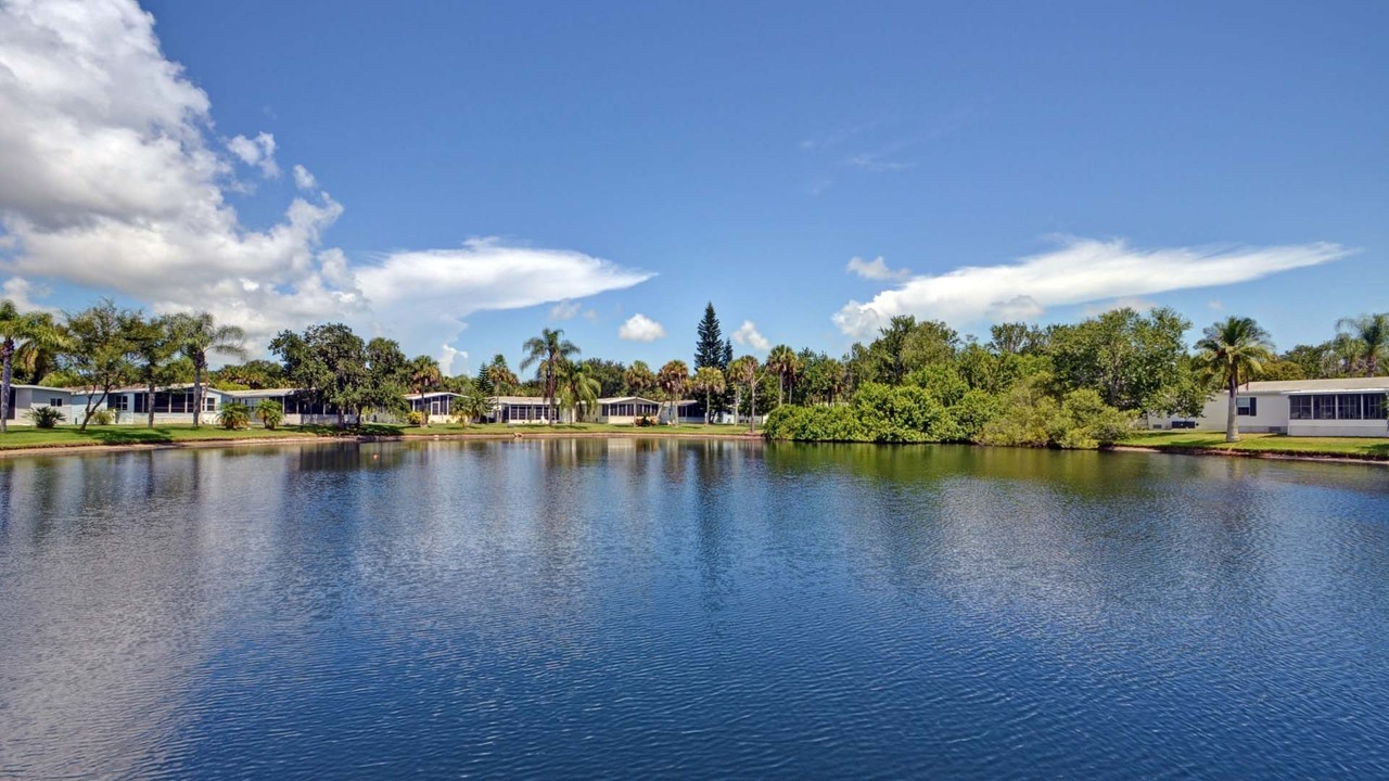 Island Lakes in Merritt Island, FL - Building Photo