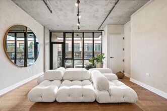 111 S Peoria St in Chicago, IL - Building Photo - Building Photo