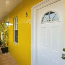 51 NE 24th St in Wilton Manors, FL - Building Photo - Building Photo
