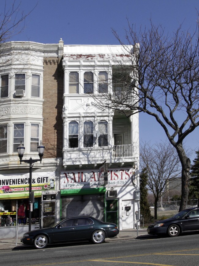 1729 Atlantic Ave in Atlantic City, NJ - Foto de edificio - Building Photo