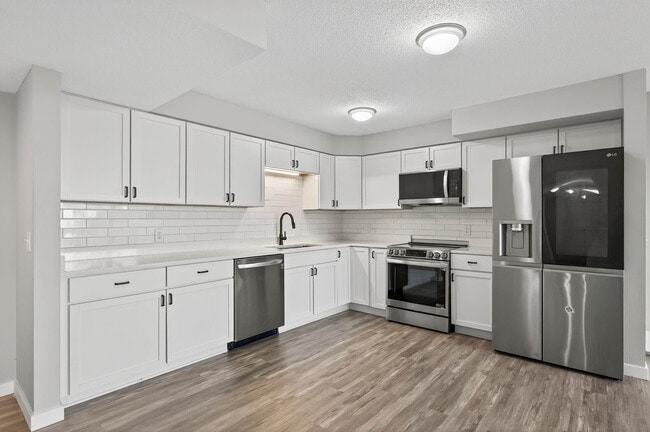 7220 York Ave S, Unit 419