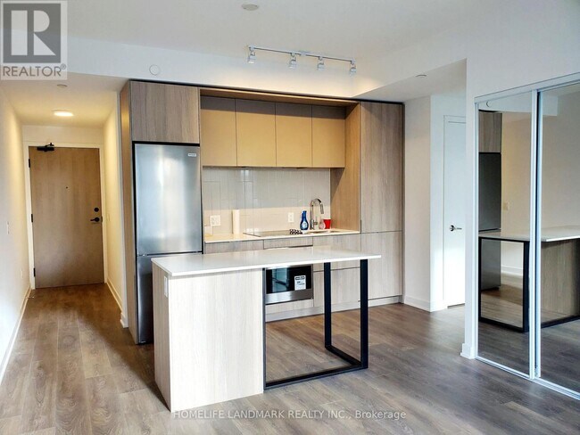 130-1130 River St