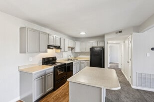 Brookwood Apartments in Indianapolis, IN - Building Photo