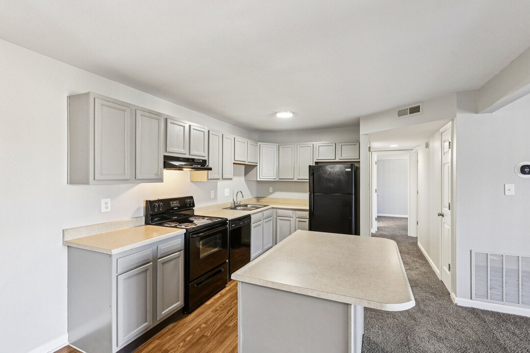 Brookwood Apartments in Indianapolis, IN - Building Photo