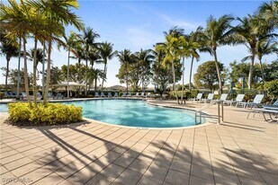 6606 Marbella Dr in Naples, FL - Building Photo