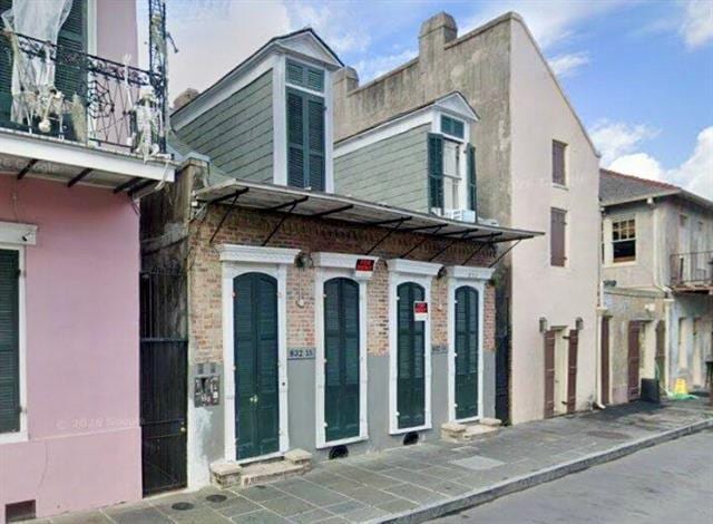 property at 832 St Ann St.