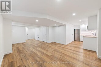 329 Gallantry Way in Ottawa, ON - Building Photo - Building Photo