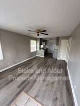 3246 SE 136th Ave in Portland, OR - Building Photo - Building Photo