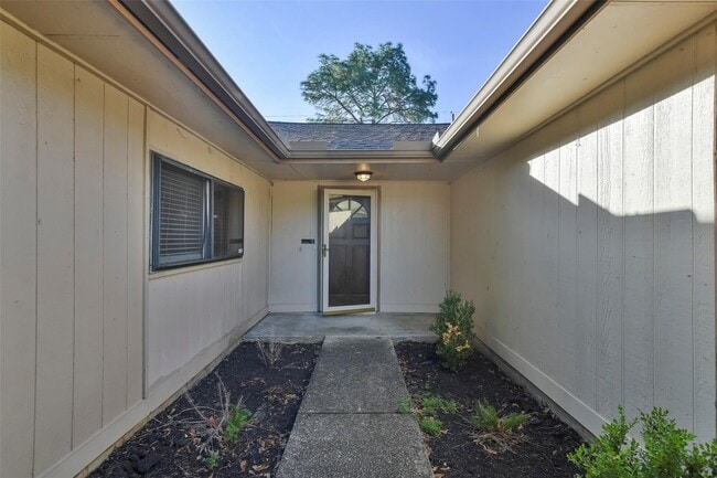 property at 4831 Bridgemont Ln