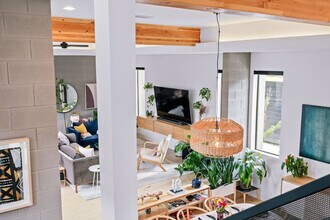 2106 Maple Ave in Austin, TX - Building Photo - Building Photo