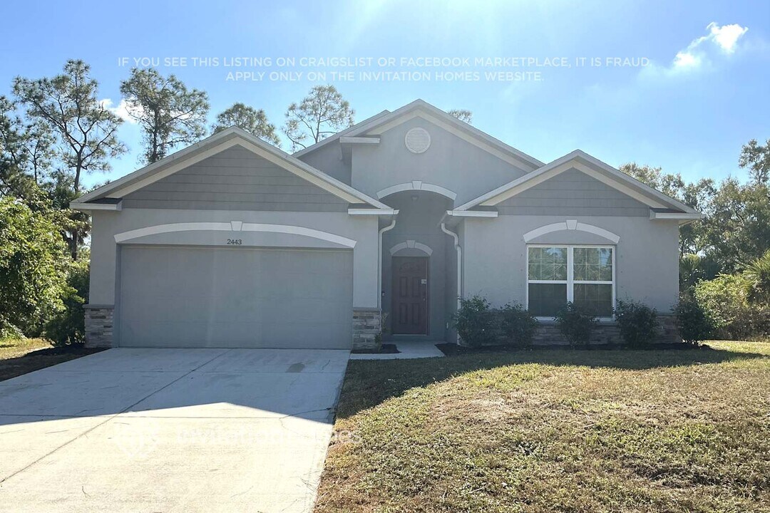 2443 Longworthy Rd in North Port, FL - Building Photo