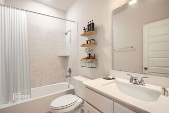 120 Pecan Ln in Lake Jackson, TX - Building Photo - Building Photo