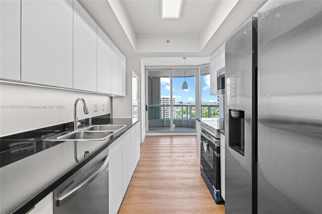 21055 Yacht Club Dr, Unit 1903 in Aventura, FL - Foto de edificio - Building Photo