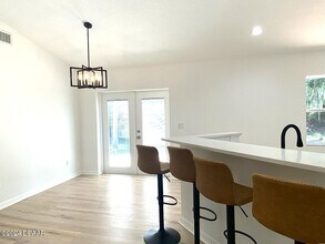 1047 S Myrtle Ave in New Smyrna Beach, FL - Building Photo - Building Photo