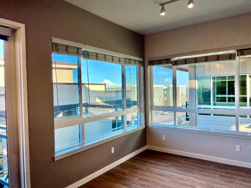 2330 Yakima Ct, Unit A404 in Tacoma, WA - Building Photo