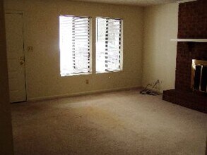 104 Cobblestone Dr in Lynchburg, VA - Foto de edificio - Building Photo