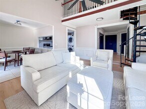 19901 Henderson Rd in Cornelius, NC - Building Photo - Building Photo