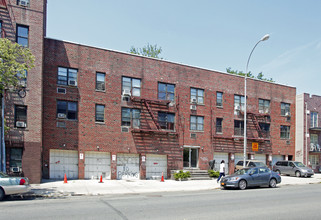 1545 White Plains Rd in Bronx, NY - Building Photo - Building Photo