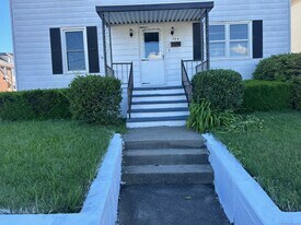 704 Highland Ave in Waterbury, CT - Building Photo