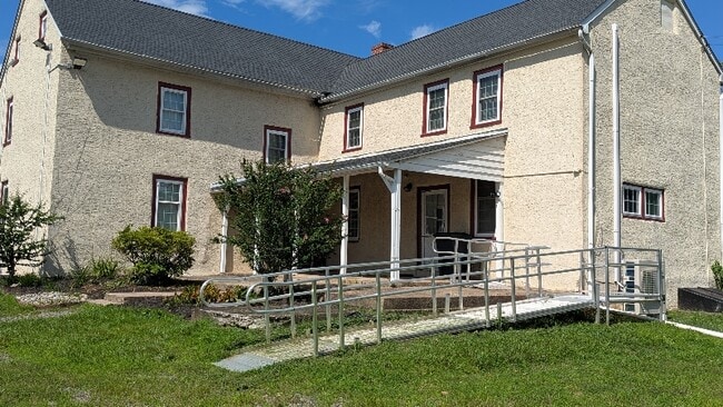 2848 E High St in Sanatoga, PA - Building Photo - Building Photo