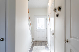 Mayflower Estates in North Chili, NY - Building Photo - Building Photo