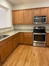 10 Braemoor Woods Rd, Unit 404 in Salem, NH - Building Photo - Building Photo