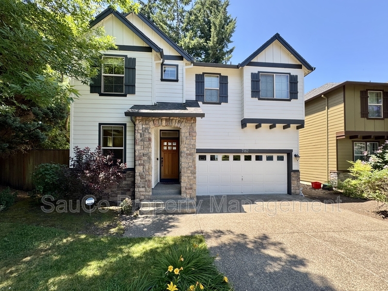7182 NE Rockridge Pl in Hillsboro, OR - Building Photo