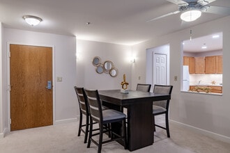 Allegria Village in Dearborn, MI - Foto de edificio - Interior Photo