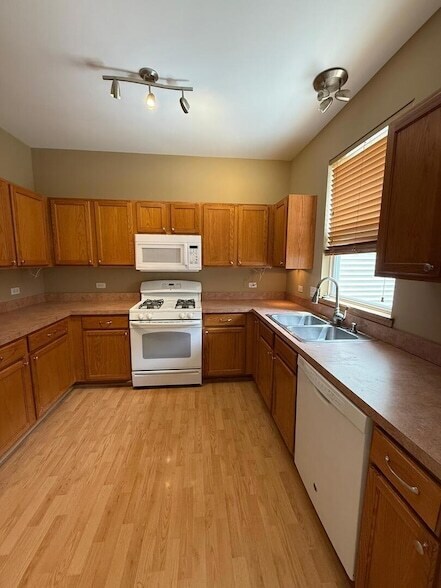 2376 Sunrise Ct, Unit 39145 in Aurora, IL - Building Photo - Building Photo