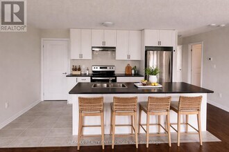 140 Nottingham Rd in Barrie, ON - Building Photo - Building Photo