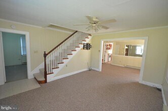 6049 Parkers Creek Dr in Deale, MD - Building Photo - Building Photo