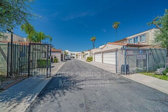 9025 Willis Ave in Los Angeles, CA - Building Photo - Building Photo