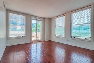 702 Ash St-Unit -UNIT 202 in San Diego, CA - Building Photo - Building Photo