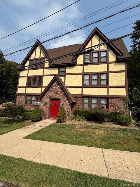 property at 44 Oakwood Rd