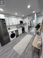 15 Walmer Rd in Toronto, ON - Building Photo - Building Photo