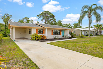 623 Hillcrest Ave in Titusville, FL - Building Photo - Building Photo