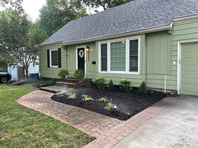 property at 4221 Oxford Rd