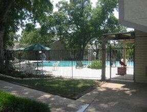 803 Cardinal Creek Blvd in Norman, OK - Building Photo - Building Photo