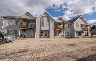 526 Root Ave, Unit 1 in Hartford, WI - Building Photo
