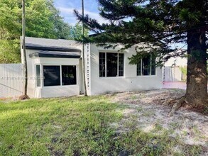 4471 SW 4th St in Coral Gables, FL - Building Photo - Building Photo