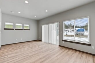 4 7th St in Pinehurst, ID - Building Photo - Building Photo